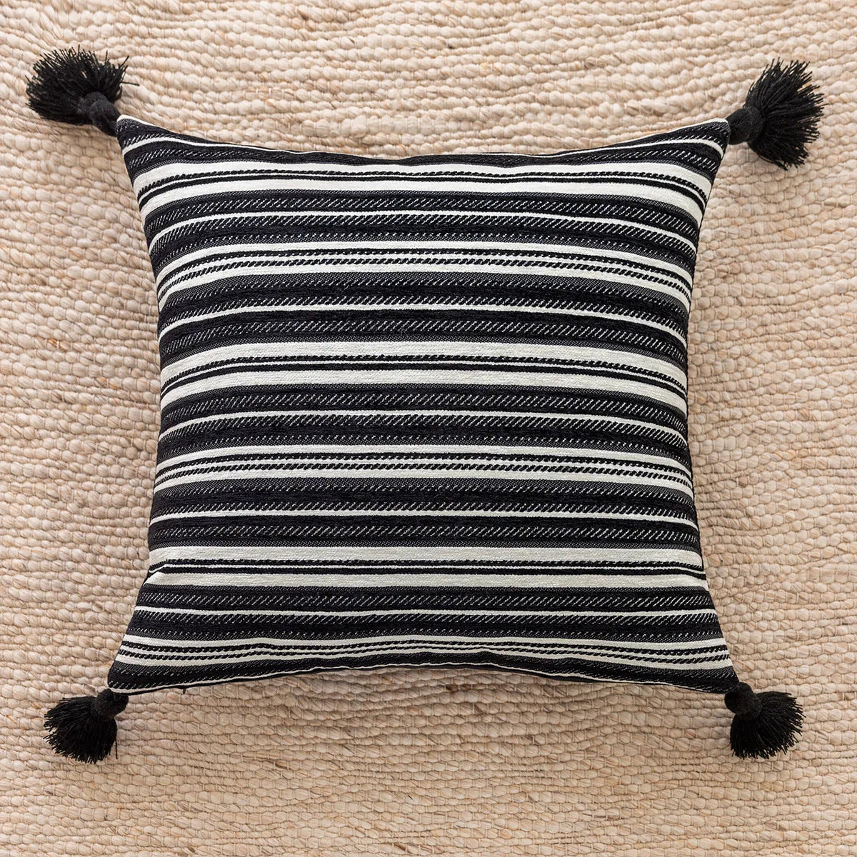 Nordic Black White Cushion Cover 45x45cm Luxury Bow Embroidery Pillow Case Plaid Jacquard Sofa Bedroom Decor Modern Home Accents